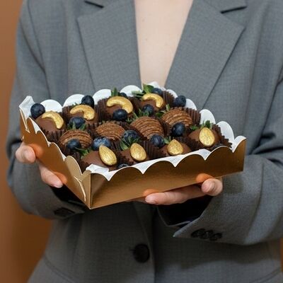 Клубника в шоколаде Night (9-12 шт.) в Luna-Клубника в шоколаде по цене 2990 ₽