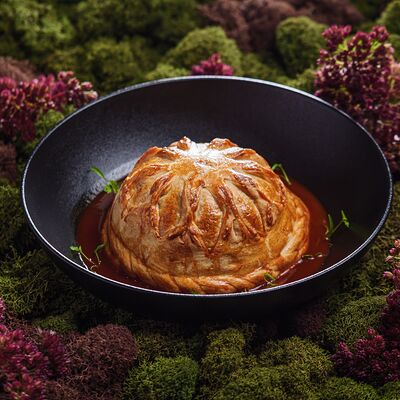 Пирог с гусем и уткой в Сказка по цене 1090 ₽