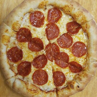 Пицца Пеперони в Сытый мишка по цене 495 ₽