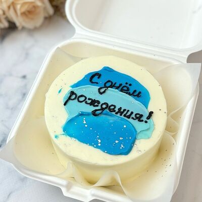 Бенто-торт С днем рождения голубой в Кондитерская Конфетка Питер по цене 1800 ₽