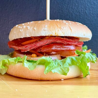 Большой сейтан-бургер в Vegan Pyramid по цене 265 ₽