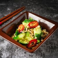 Битые огурцы в Asian Bistro