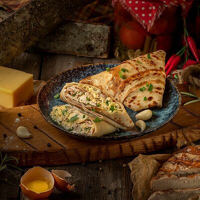 Блин с курицей и сыром в Мандариновый гусь по цене 105 ₽