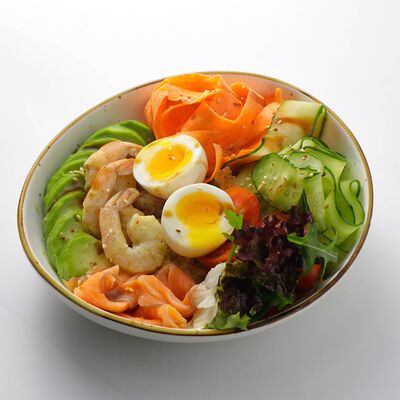 Боул с лососем и креветками в Rabbit по цене 4890 ₸