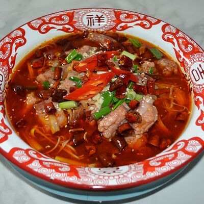 Свиные ребрышки в остром бульоне в Тан чао по цене 36 р.