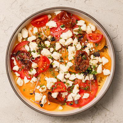 Разные томаты с сыром в Лали Бистро по цене 650 ₽