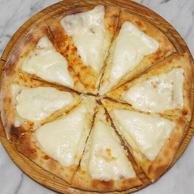 Королевское хачапури с двумя сырами в Халяль по цене 600 ₽