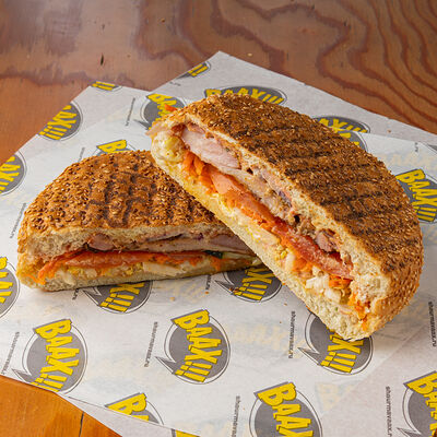 Московский гамбургер в булочке в Шаурма Ваах по цене 520 ₽