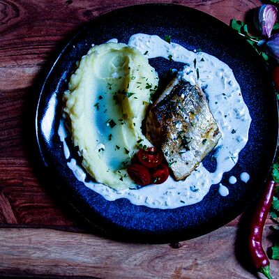 Жареный судак с картофельным пюре в Сумах по цене 715 ₽