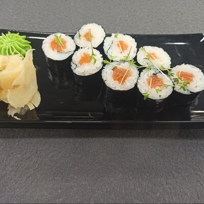 Маки с лососем в Balance cafe по цене 552 ₽