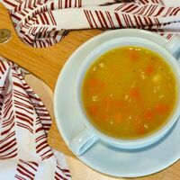 Суп гороховый с копчёностями в Вкуснов