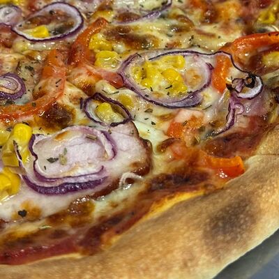 Пицца Деревенская 40 см в Кафе Цоколь по цене 990 ₽