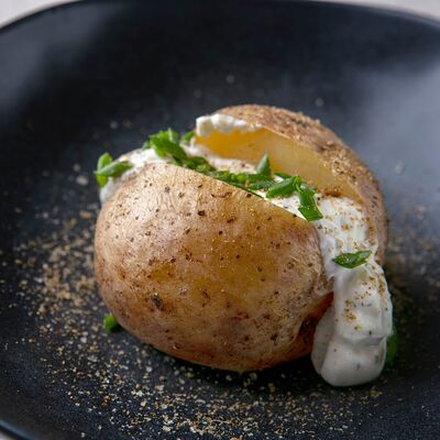 Запеченный картофель со сванской солью в ODA по цене 650 ₽