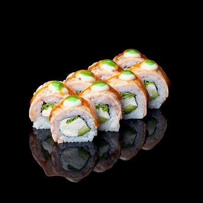 Ролл Опаленный лососьв Sushi premier по цене 744 ₽