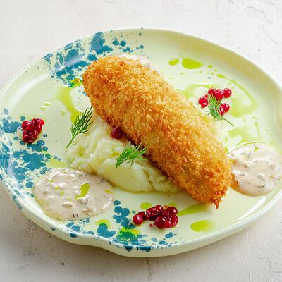 Котлета по-киевски с картофельным пюре и грибным соусом в Иван да Марья по цене 990 ₽