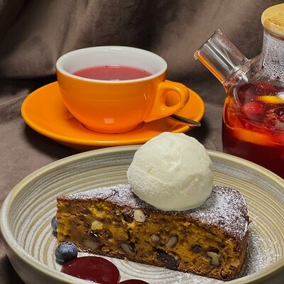 Тёплый морковный пирог Я в Пражский по цене 350 ₽