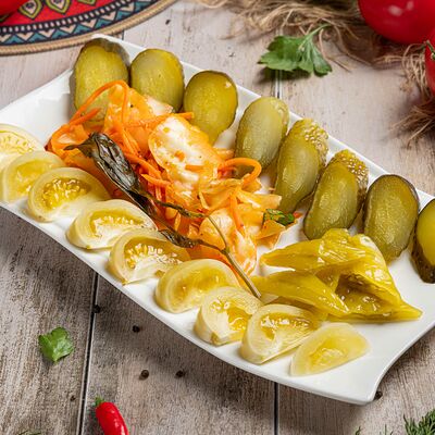 Ассорти из соленийв Вкус востока по цене 339 ₽