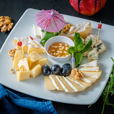Сырное ассорти Европа в Ресторан Воробьёвы Горы PREMIUM по цене 1599 ₽