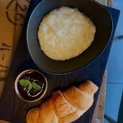 Каша с круассаном в Kontrabarista по цене 510 ₽