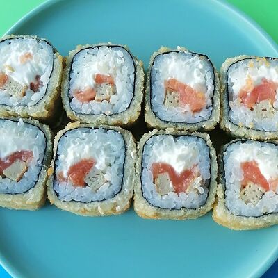 Жареный ролл Сёгун в Ostrov по цене 625 ₽