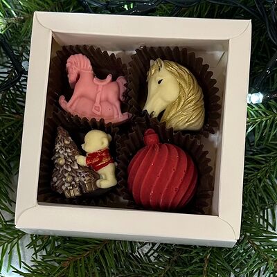 4 шоколадные конфеты на Новый год в Allowberry по цене 800 ₽