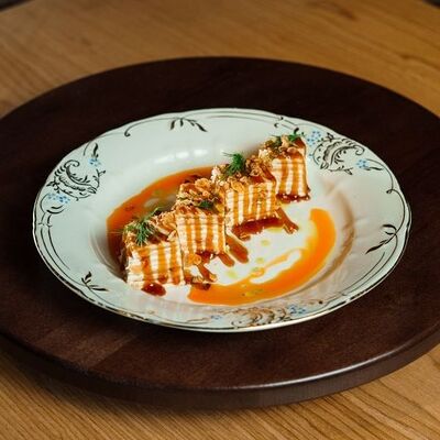 Блинный торт с рыбой и сливочным сыром и укропом в Спички по цене 550 ₽