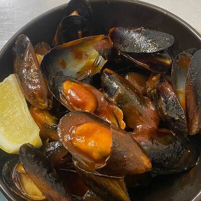 Мидии с соусом спайсив Oscar по цене 550 ₽