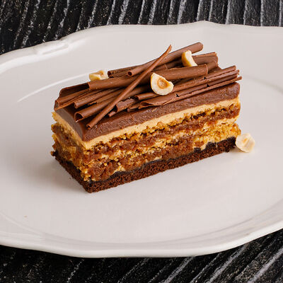 Ореховый торт в Ginza по цене 1290 ₽