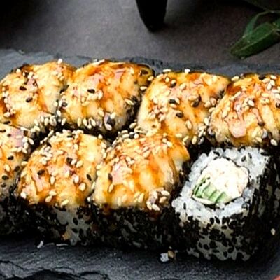 Ролл Запеченная Калифорния в кунжуте в Fish Roll по цене 1392 ₽