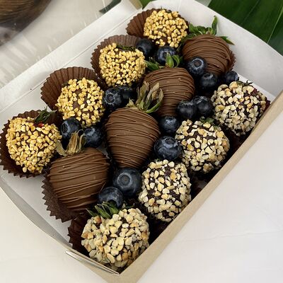 №77 Молочный шоколад с арахисомв Durian Экзотические фрукты по цене 2450 ₽