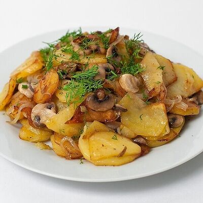 Картофель, жаренный с луком и грибами в Кафе Дом 15 по цене 510 ₽