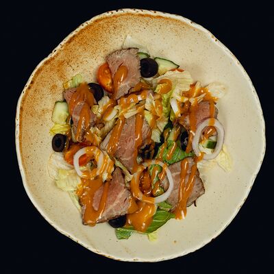 Салат с ростбифом в Goodson bar по цене 565 ₽