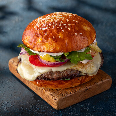 Пикантный бургер PIKADOR в VASILCHUKI Chaihona №1 по цене 860