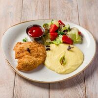 Шницель из курицы с картофельным пюре и моцареллой в BUR
