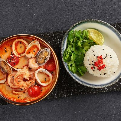 Том ям с морепродуктами в Lafa Lounge по цене 820 ₽