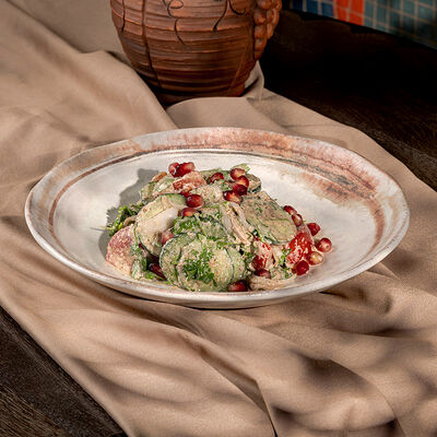 Грузинский овощной салат в Аджикинежаль по цене 495 ₽