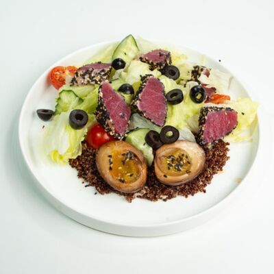 Салат Фирменный в ЁБИСАН по цене 1439 ₽