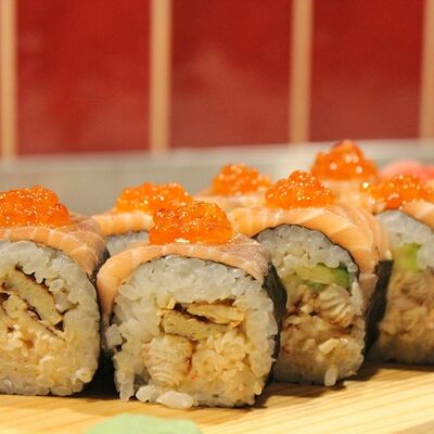 Ролл Фирменный в Каравелла по цене 950 ₽