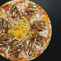 Пицца с мини хот-догами в Пицца vs Роллы