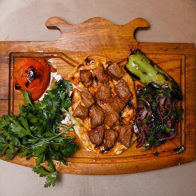 Кузу шиш в Anatolia Iskender Kebap по цене 840 ₽