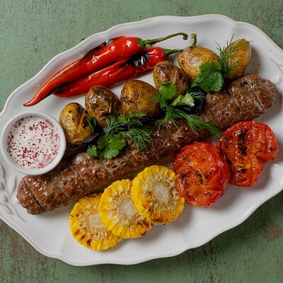 Шеф-кебаб с печёными овощами и острым перцемв Сoляная биржа по цене 1370 ₽