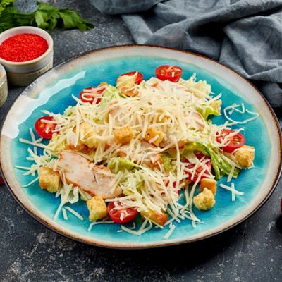 Цезарь с курицей в Райхан по цене 620 ₽