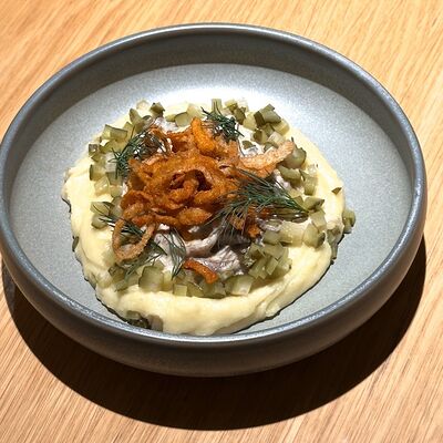 Строганов из мраморной говядины с картофельным пюре в Городское кафе N31 по цене 1111 ₽