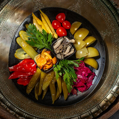 Соленья по домашнему в Гранат по цене 915 ₽