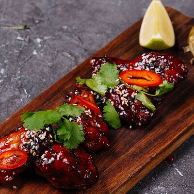 Куриные крылья копченыев Пламя по цене 690 ₽