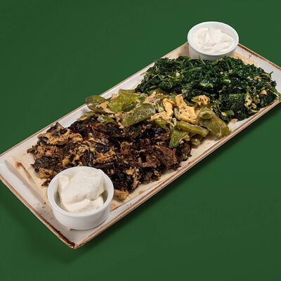 Шпинат, авелук и зеленая фасоль, тушенные с яйцомв Лаваш Town Красная по цене 880 ₽