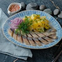 Сельдь с отварным картофелем в Nella Foresta