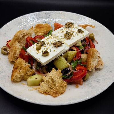 Большой свежий салат в Чизерия Восточный по цене 990 ₽