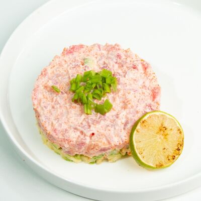 Тартар Тунец, тобико, спайси в ЁБИСАН по цене 1689 ₽