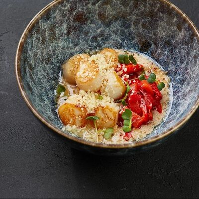 Морские гребешки с соусом из бекона в По Чесноку по цене 960 ₽